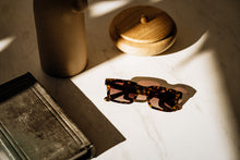Load image into Gallery viewer, Mello (Tortoise Shell) lifestyle