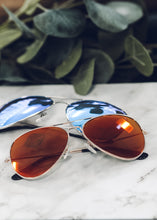 Load image into Gallery viewer, Pilot XL lifestyle